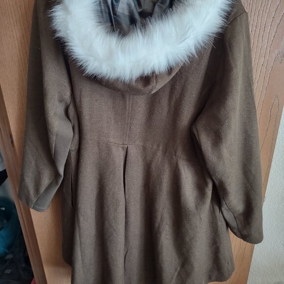 Torrid Outlander Fur Coat - Picture 7 of 7